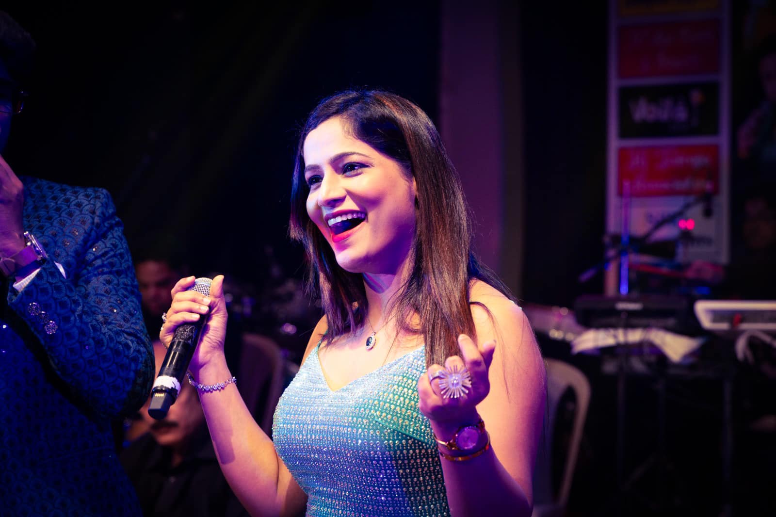 Kkomal Krusshna live concert singer India