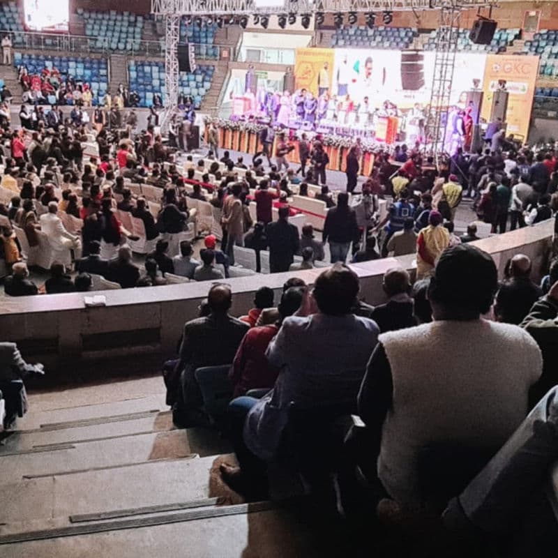 Kkomal Krusshna live music performance